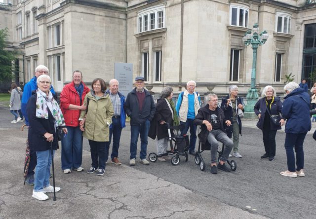 Treffen vor der Villa Hügel